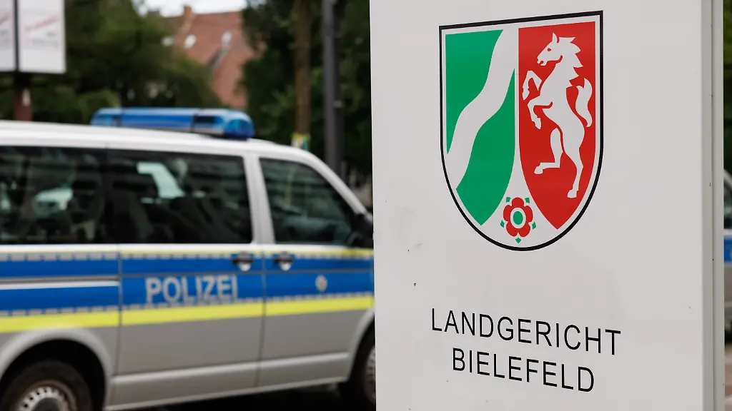 Urteil wegen Totschlags: 33-Jähriger tötet Partnerin und legt Leiche in Tiefkühltruhe – Haftstrafe