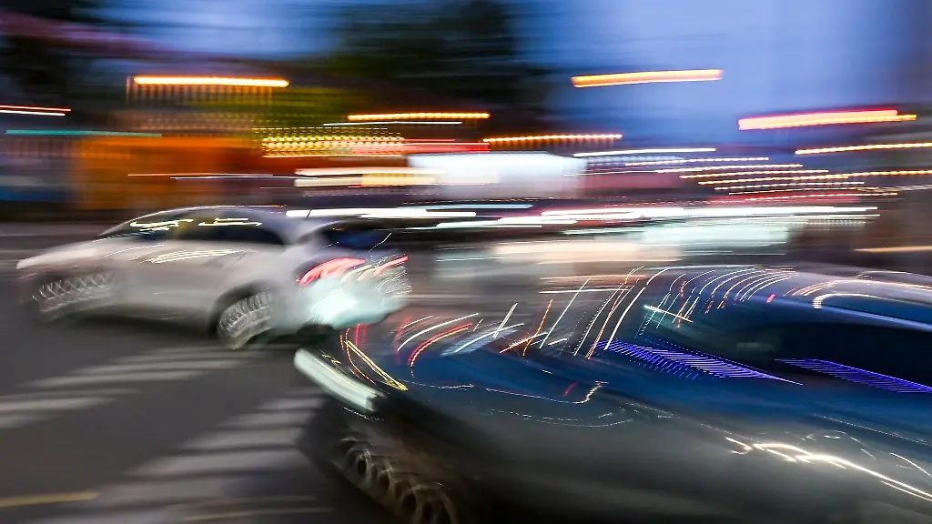 Streit mit Händler: Defekt: Autokäufer verlangt 122.000 Euro für Nutzungsausfall