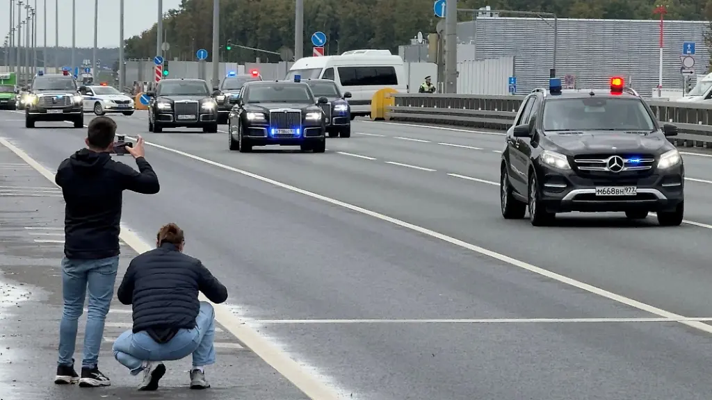 Unterhändler landen in Moskau: US-Gesandte Witkoff und Kushner fahren im Konvoi zu Putin