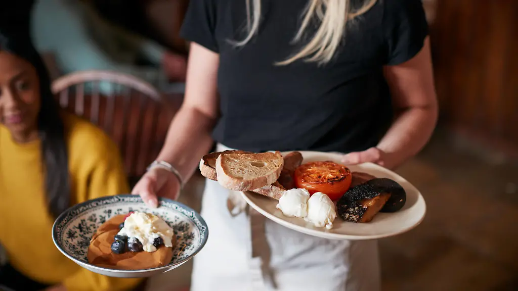 Gewerkschaft sieht Ziel verfehlt: Studie: Gastronomie-Steuersenkung kommt bei Gästen nicht an