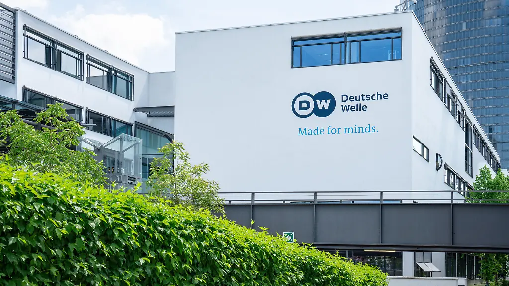 Solidarität mit US-Medien: Deutsche Welle zieht nach Trumps Presse-Ausschluss Konsequenzen