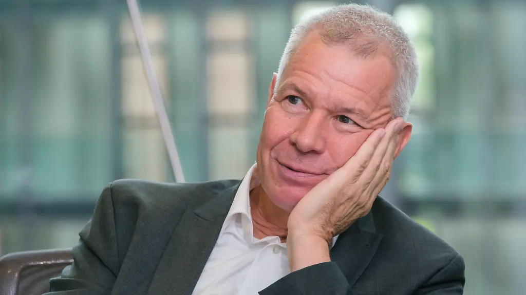 „Um Himmels Willen“: Bundespräsident? Peter Kloeppel lehnt lachend ab