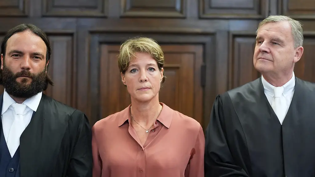 Betont Unschuld: Umstrittener Ex-Anwalt von Christina Block sagt im Prozess aus
