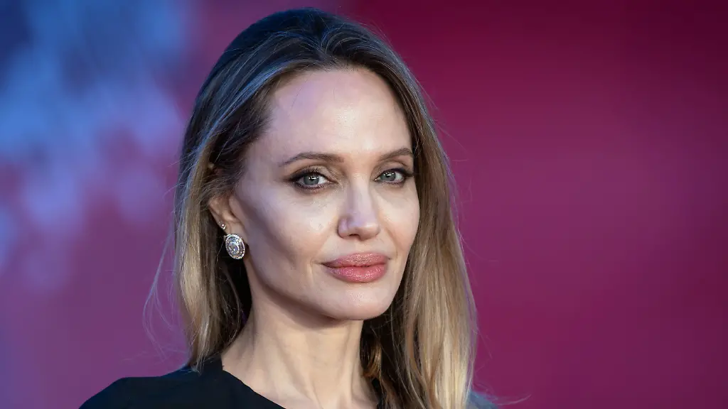 Umzug ins Ausland?: Angelina Jolie verkauft ihre Villa