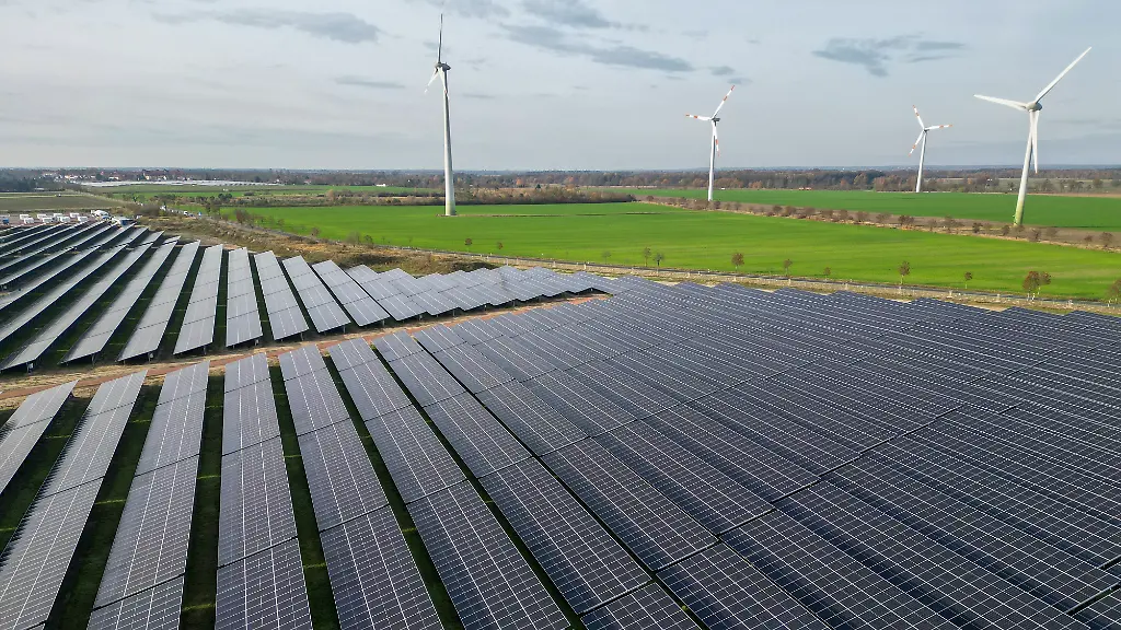 Studie: Doppelt so viel möglich: Batteriespeicher könnten Solarausbau massiv voranbringen