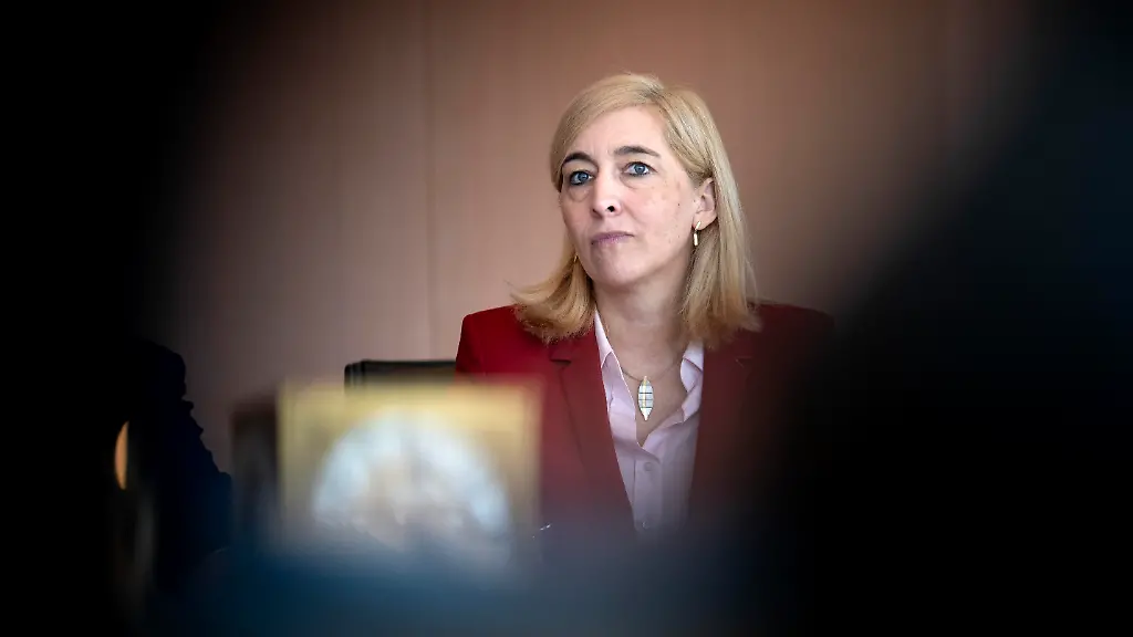 Wahldesaster in Sachsen-Anhalt: Warken: Koalition sollte Reformkurs fortsetzen
