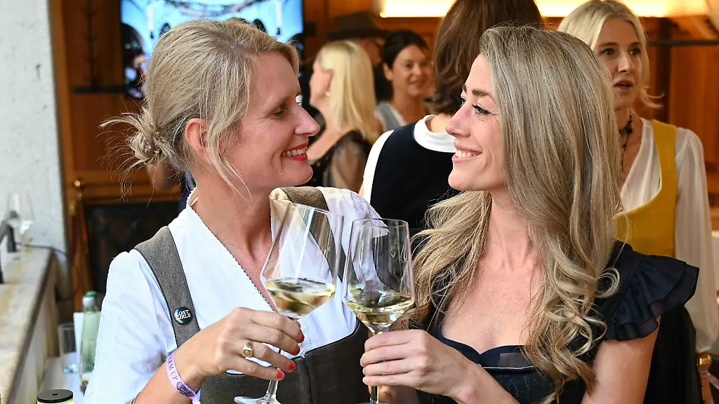 „Bier, Boobs, Brezn“: Oktoberfest bekommt erstmals Event für lesbische Frauen