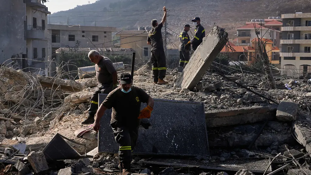 Dreietagiges Gebäude zerstört: Mindestens elf Tote bei israelischen Luftangriffen im Südlibanon