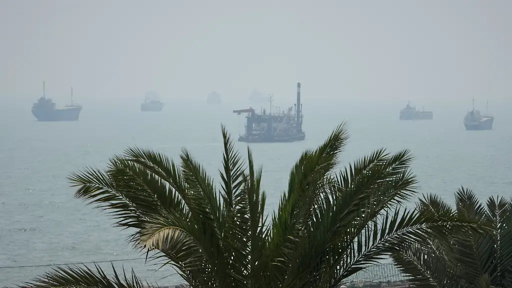 Explosionen vor Öl-Insel Charg: US-Militär: Haben fünf iranische Tanker „zerstört“, einen versenkt