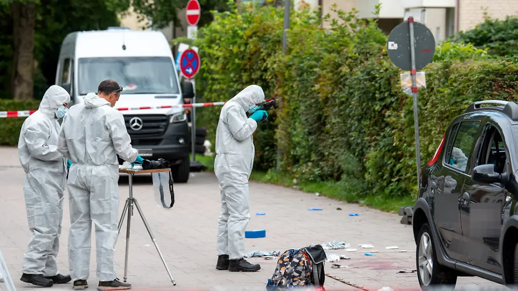 Mit Machete im Wohngebiet?: Frau bei Angriff mit Stichwaffe lebensgefährlich verletzt