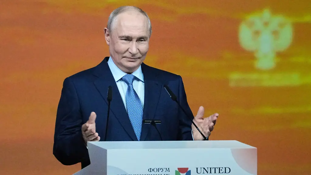 Ukraine droht er Vergeltung an: Putin beschwichtigt: Plane keinen Kampf mit Europa