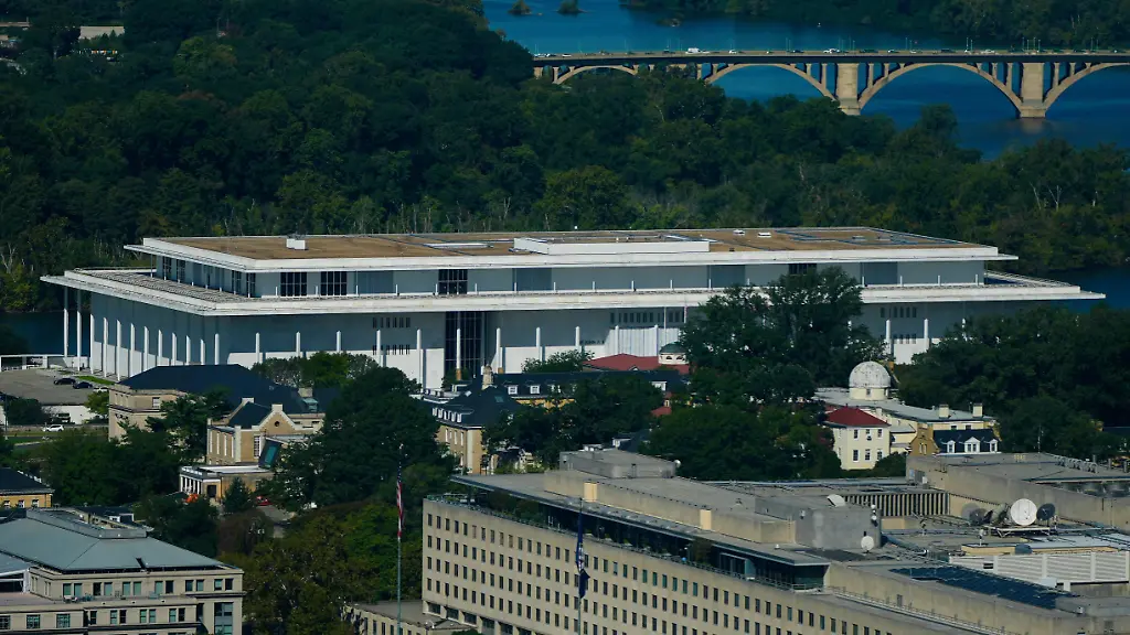 Streit um Umbenennung: Trump ordnet Schließung des Kennedy Centers an