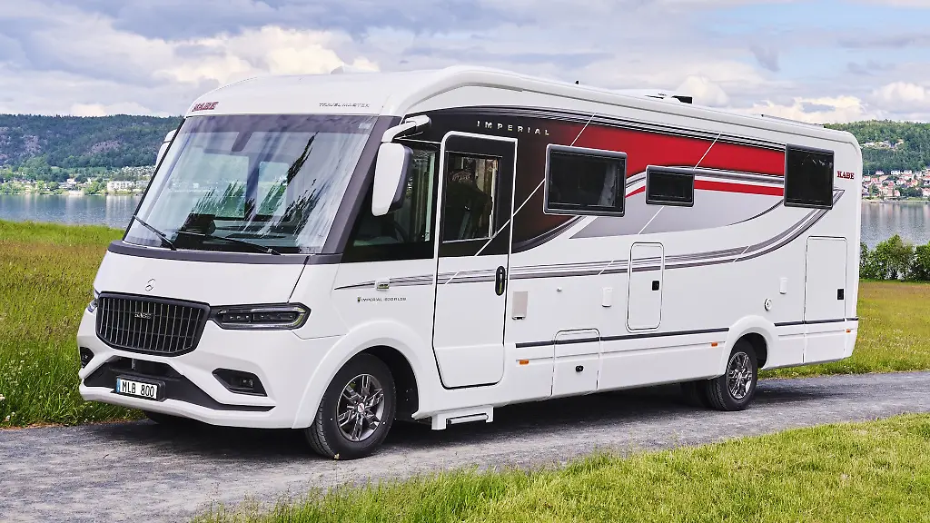 Neuheiten beim Caravan Salon: Fünf neue Reisemobile auf Sprinter-Basis – Allrad, Carbon und Dachzelte