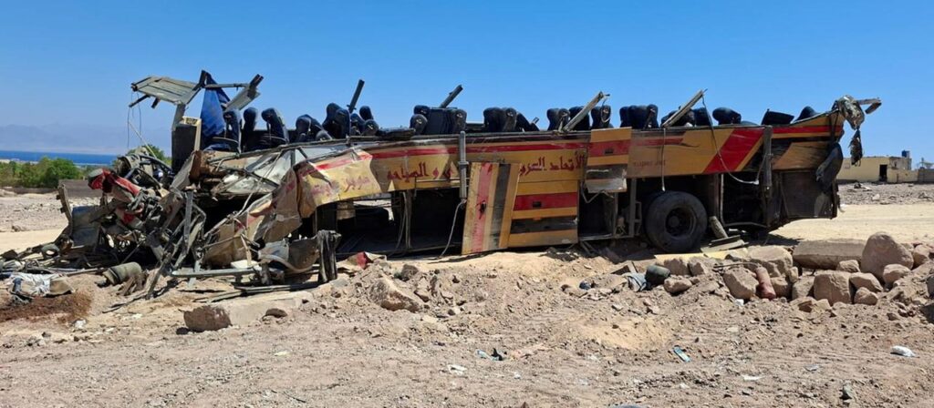 Mindestens 22 Menschen sterben bei Busunglück in Ägypten