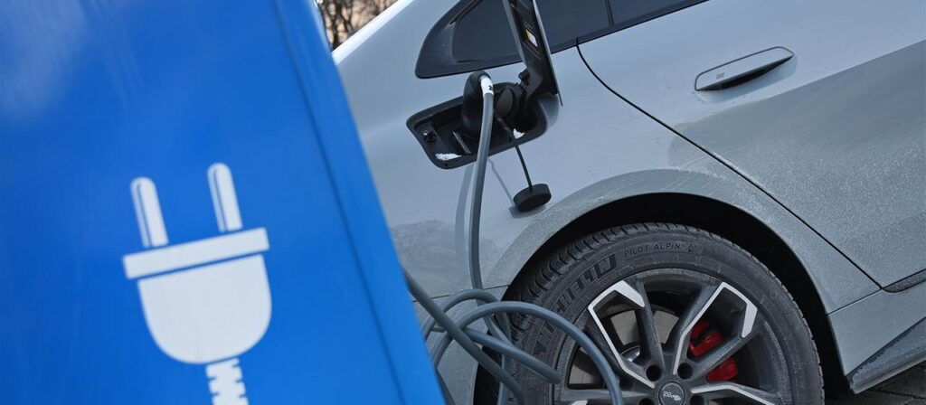 Elektromobilität: Baut Deutschland die falschen Ladesäulen?