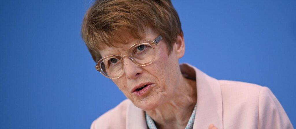Wirtschaftsweise Veronika Grimm nennt neuen Tankrabatt „zynisch“