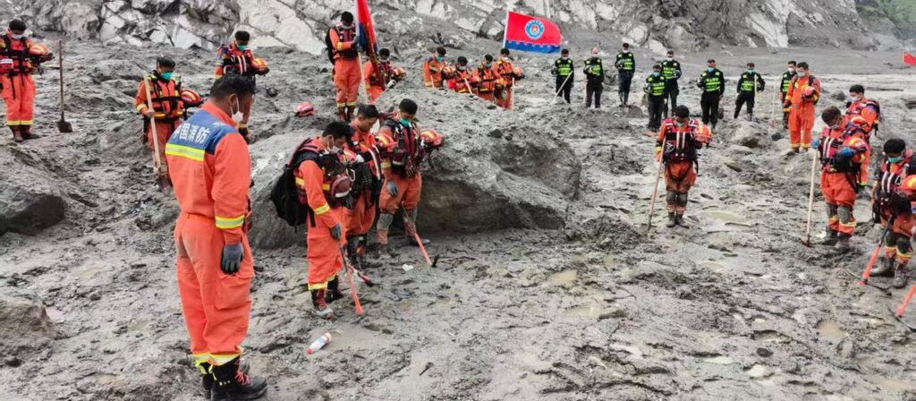 Zahl der Toten nach Sturzflut im Himalaya steigt auf 1.000