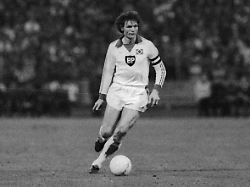 „Der HSV ist traurig“: „Absoluter Publikumsliebling“ Peter Nogly ist tot