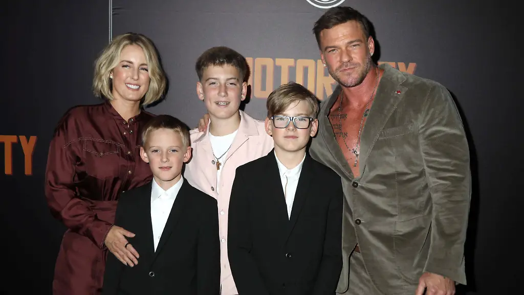 Ehe-Aus nach 20 Jahren : „Reacher“-Star Alan Ritchson lässt sich scheiden
