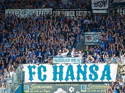 Gegen Rostock-Hooligans: Hakenkreuz-Foto: Staatsanwaltschaft und militärischer Abschirmdienst ermitteln