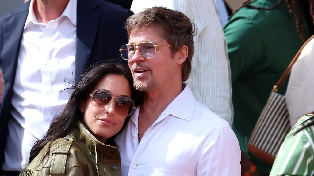 Plural statt Singular : Brad Pitt heizt Hochzeitsgerüchte an