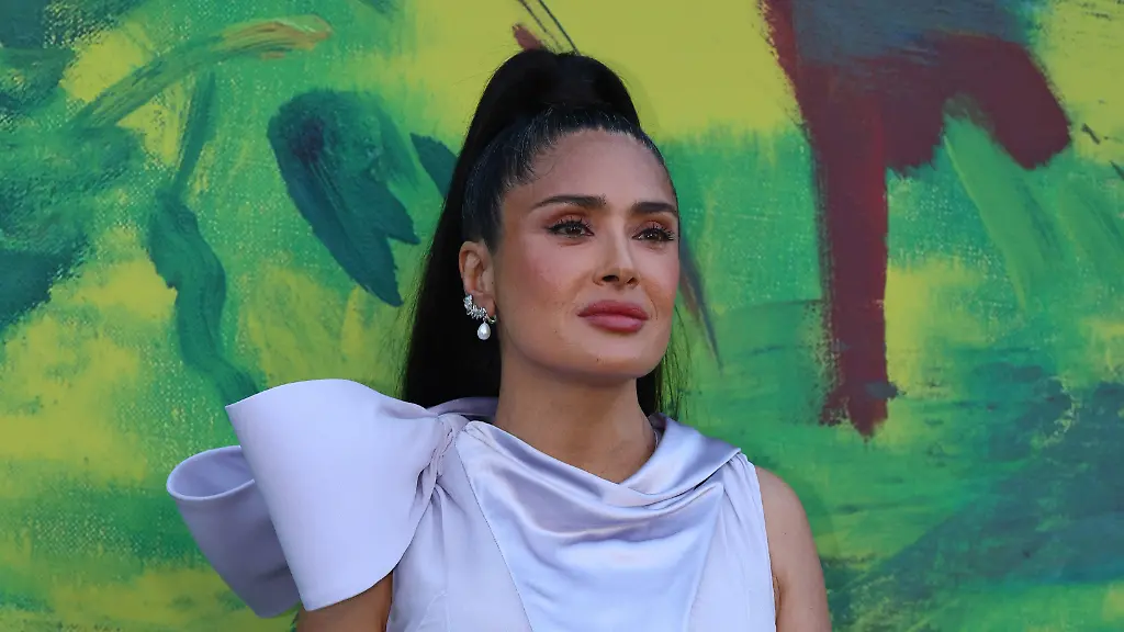 Einst Blickfang, heute Boss: Wie sich Salma Hayek vom sexy Image freitanzte