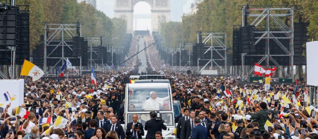 Papst Leo XIV. feiert Messe mit 700.000 Menschen in Paris