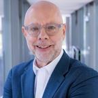 Ein Porträtbild von Stefan Niemann.