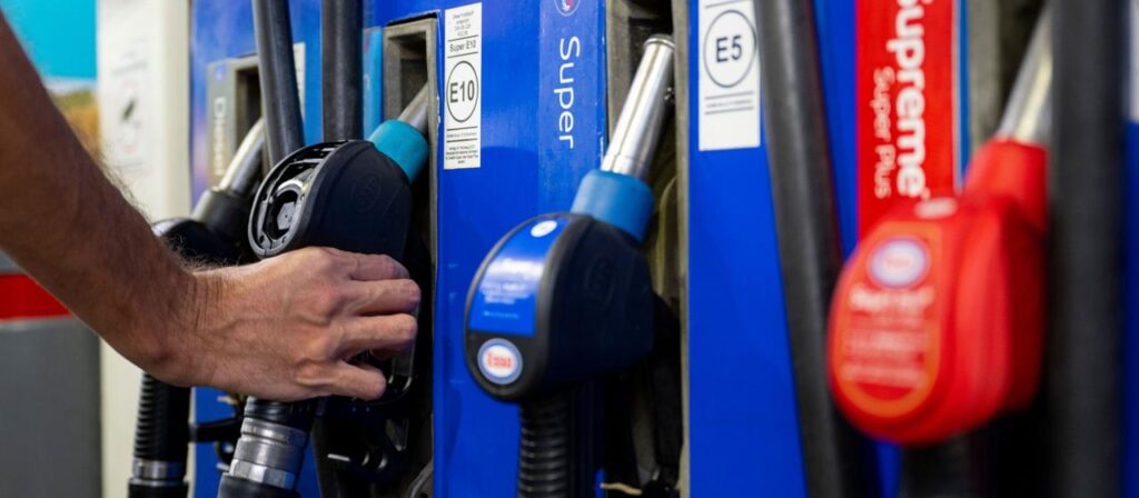 Fragen und Antworten: Was plant Koalition jetzt gegen die Spritpreise?