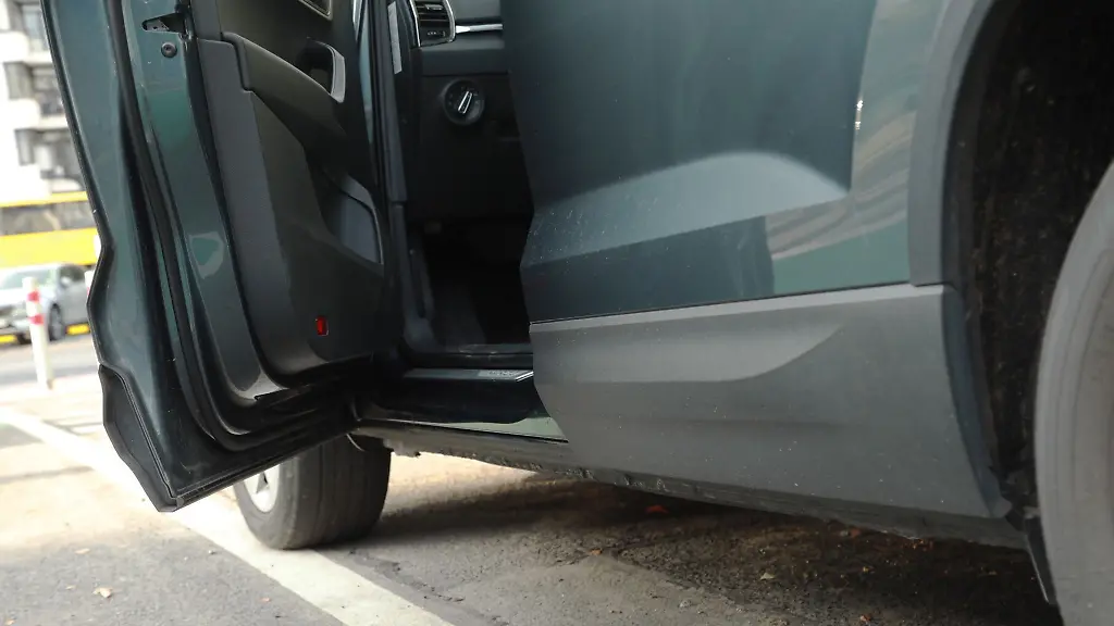 Urteil aus dem Verkehrsrecht: Dooring-Unfall mit Motorrad: Haftet allein der Türöffner?