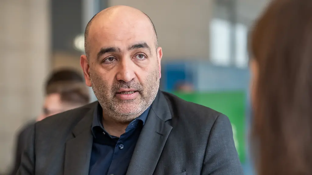 Grüner gegen Koalition: Nouripour sieht in der Berliner Linken Sicherheitsrisiko