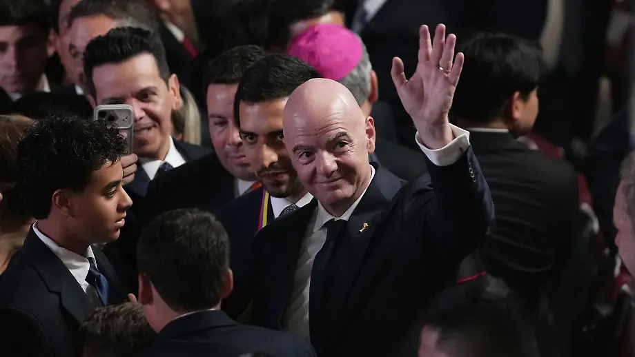 Es geht um die WM-Organisation: FIFA dementiert Bericht über zweites Millionen-Gehalt von Infantino