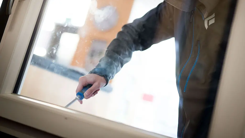 Polizei und Verband raten: Drei Minuten gegen Diebe: So halten Fenster und Türen stand