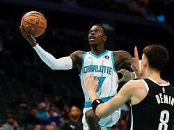 Plötzlich in ungewohnter Rolle: Dennis Schröder steuert auf wilden NBA-Rekord zu