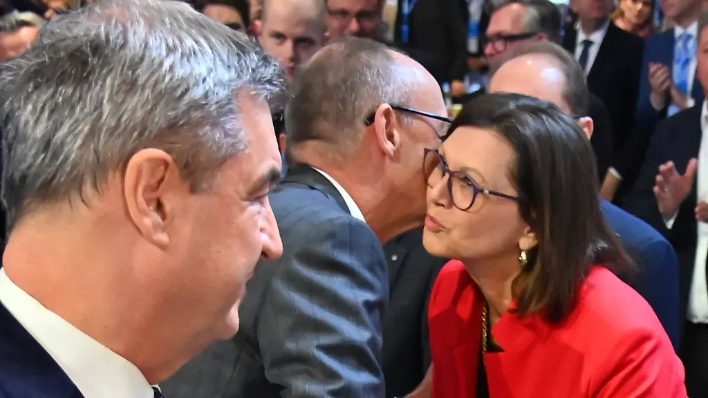 P-Frage treibt Union um: Merz erwähnt Aigner – und der Saal tobt