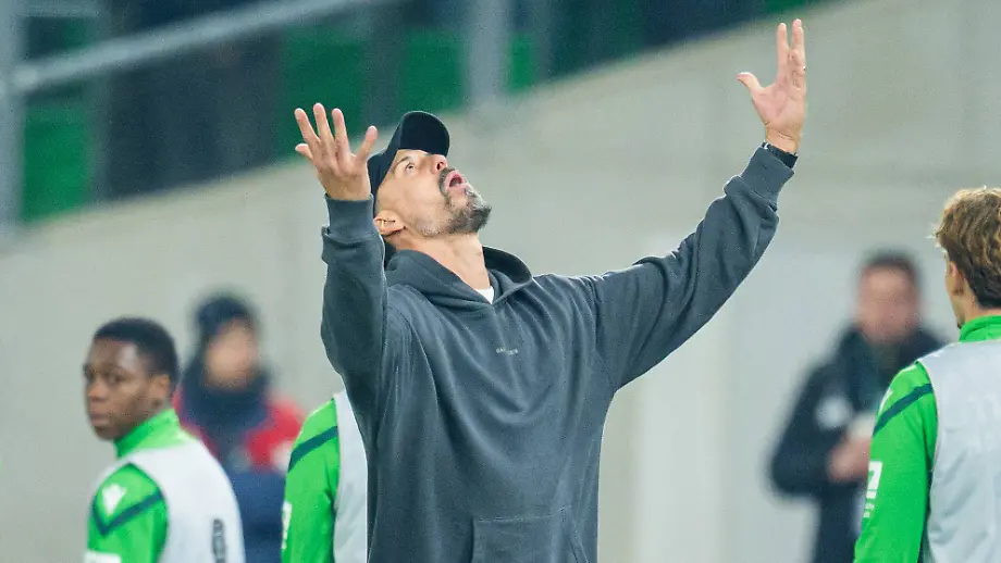 Berichte über Blitz-Aus: Hannovers Krise droht Sportchef Boldt zu verschlingen