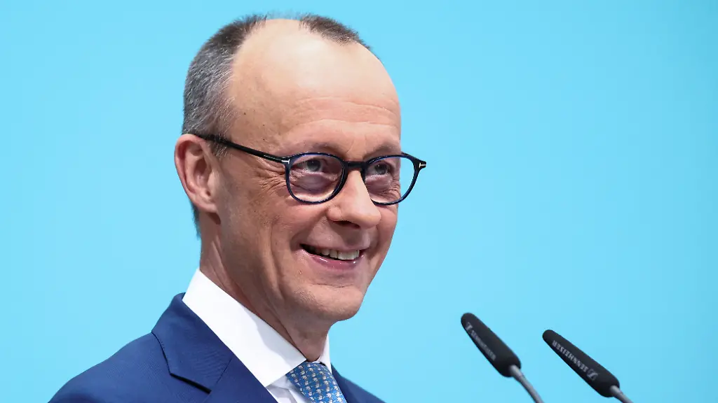 Bundeskanzler Merz: Unternehmen wollen 800 Milliarden Euro in Deutschland investieren