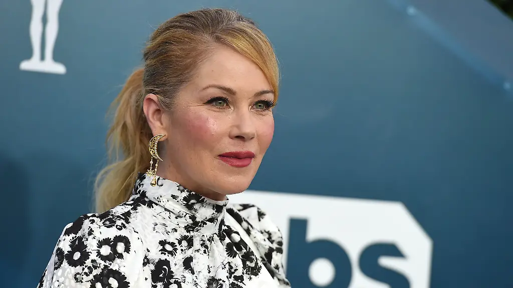 Nach jahrelanger MS-Fehldiagnose: Christina Applegate sucht weiter nach Antworten