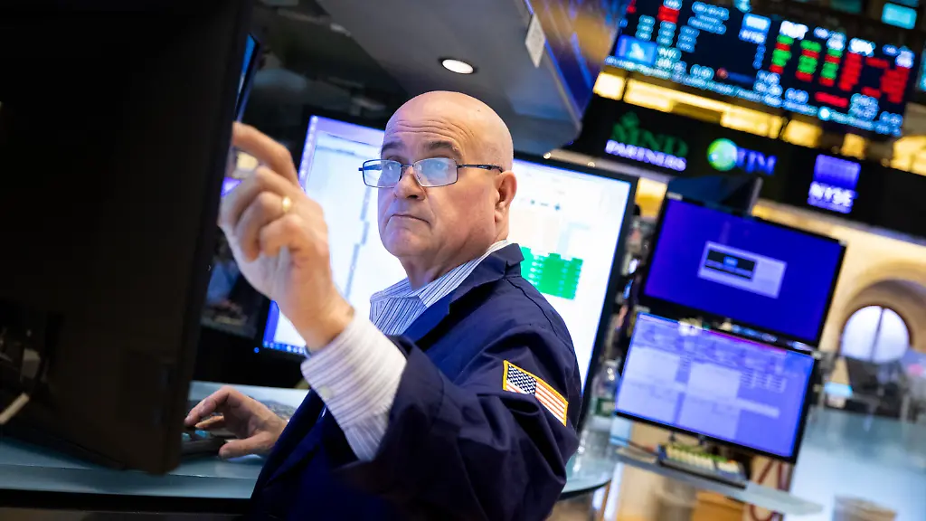 Wall Street schließt im Plus: US-Anleger setzen wieder auf KI