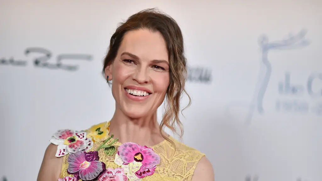 Nachwuchs mit 52?: Schauspielerin Hilary Swank deutet weitere Schwangerschaft an