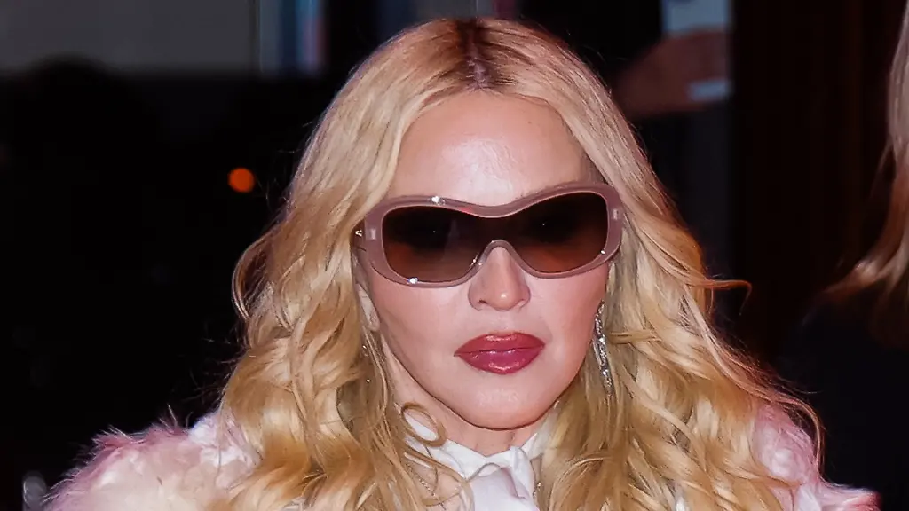 Kerzen-Werbung im Korsett: Madonna lässt nichts anbrennen