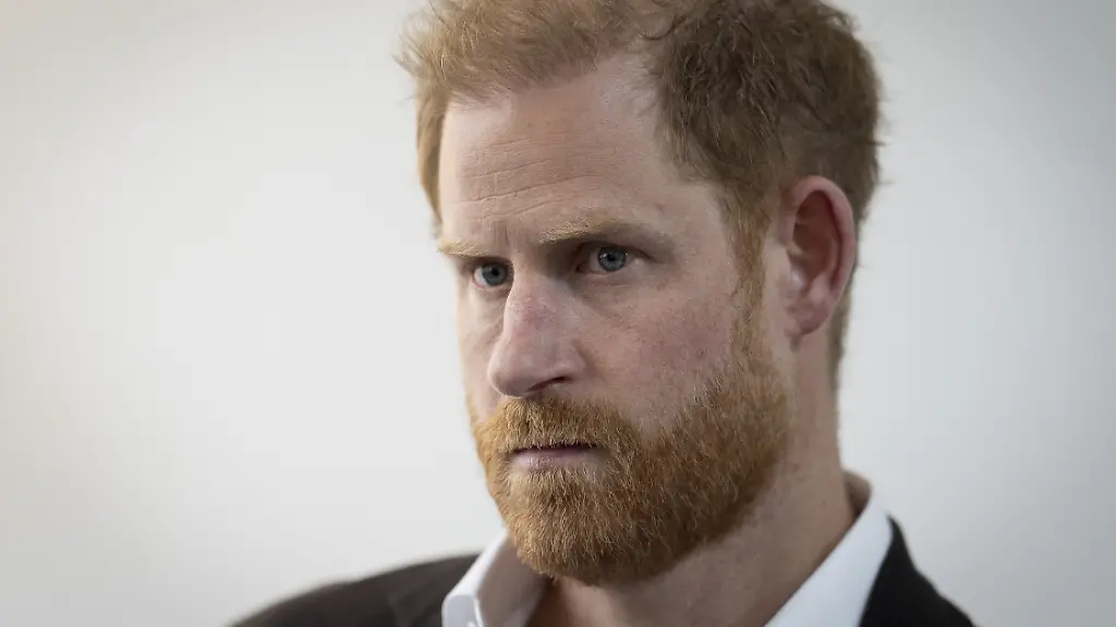„Hatte das Gefühl, zu ersticken“: Prinz Harrys unterdrückte Trauer führte zu Panikattacken