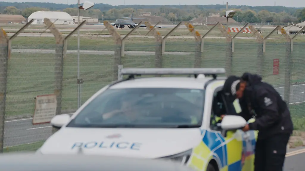Nach Vorfall an Militärbasis: Britische Anti-Terror-Polizei nimmt weiteren Verdächtigen fest