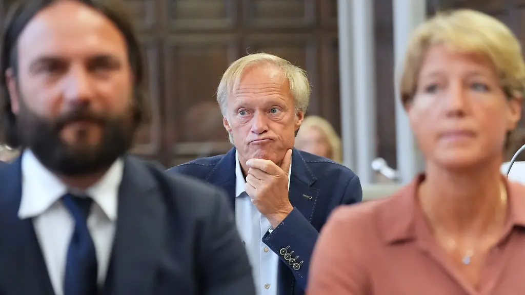 Vorwürfe zurückgewiesen: Delling: „Habe noch nie so viele Tränen gesehen“