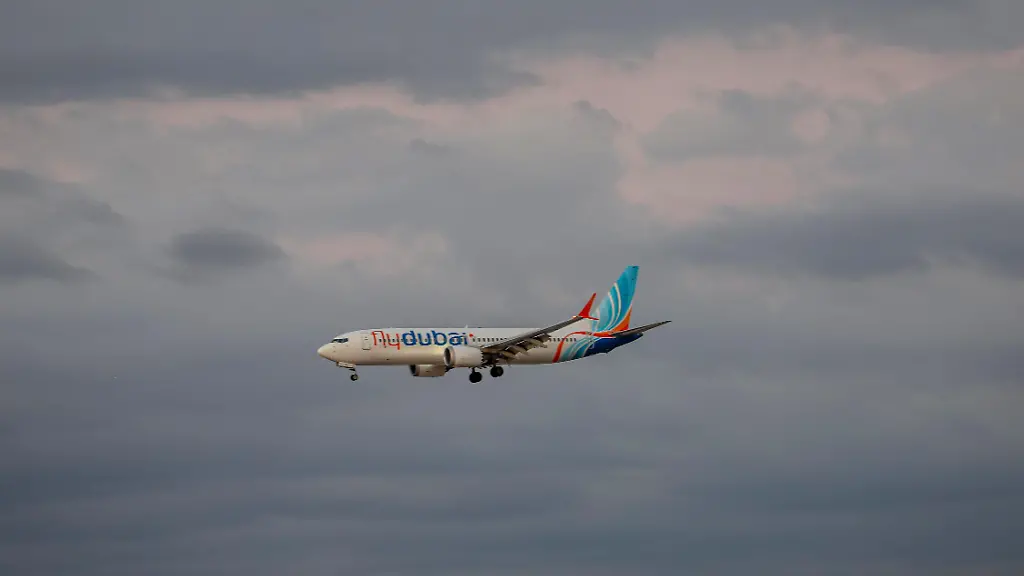 „Im Cockpit war niemand“: Augenzeuge auf Flydubai-Flug: Musste schockierte Ersatzpiloten schütteln