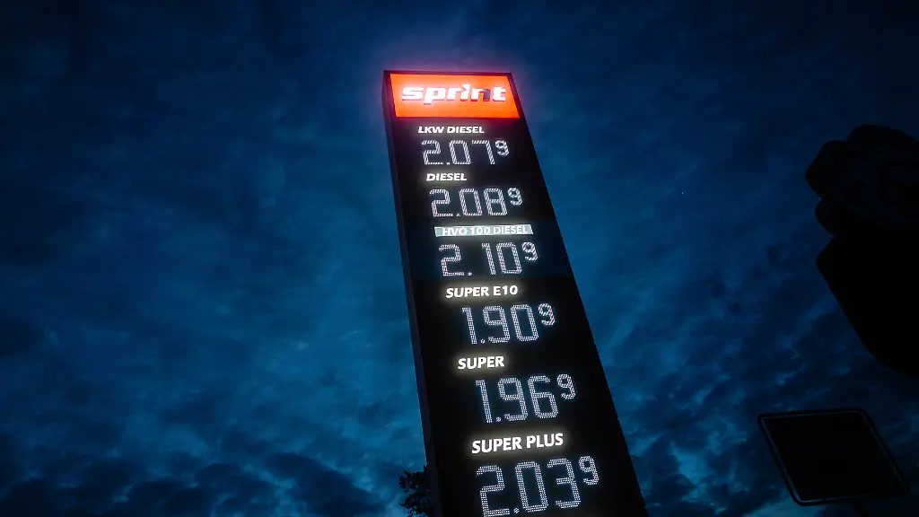 E10 teilweise unter 2 Euro: Tankrabatt ist in Kraft – Preise fallen deutlich