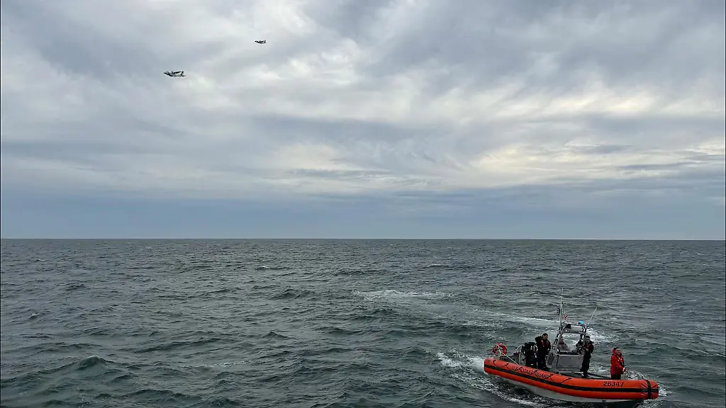 Absturz vor der Ostküste: US-Küstenwache entdeckt Trümmer von vermisstem Ambulanzflugzeug