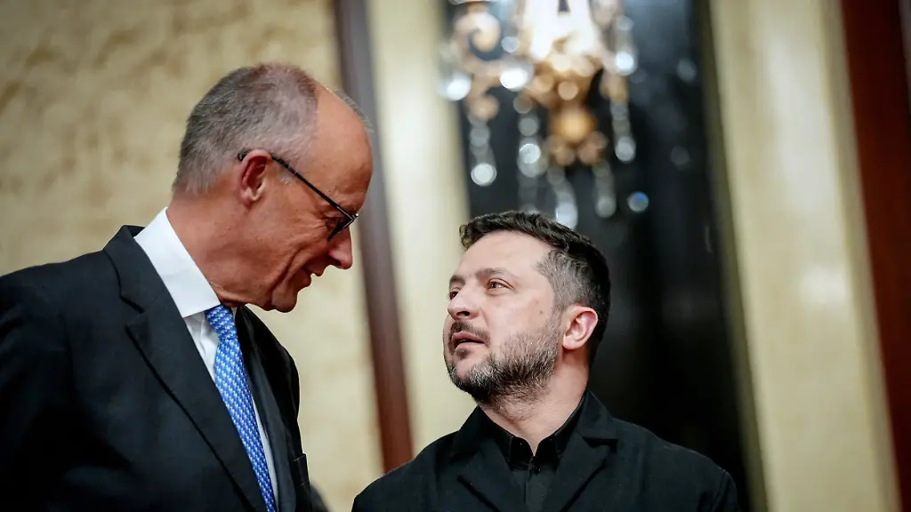 Zustimmung fällt deutlich: Deutsche blicken deutlich skeptischer auf EU-Mitgliedschaft der Ukraine