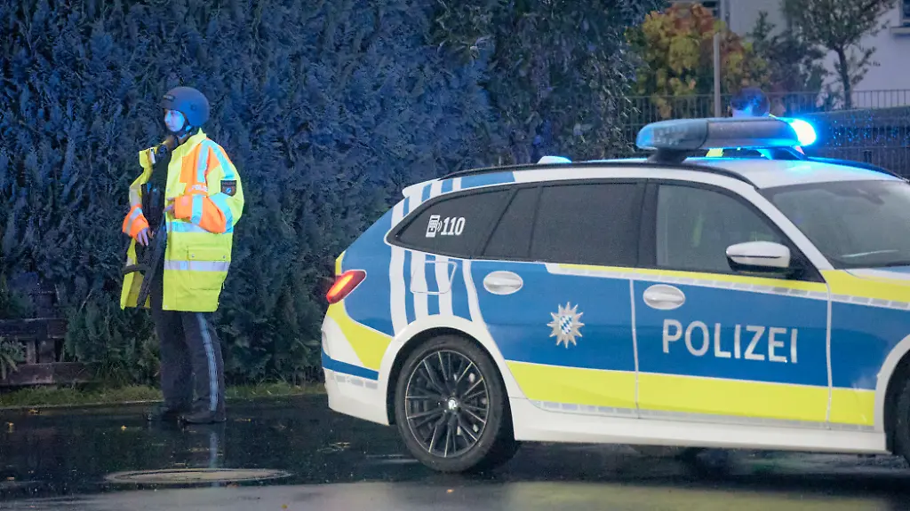 Zwei Behördenmitarbeiter sterben: Festnahme nach tödlichen Schüssen bei Waffenkontrolle in Berngau