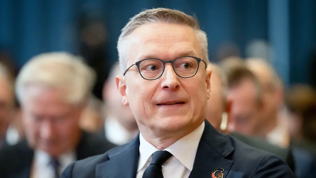 „Geht um Geschwindigkeit“: Digitalminister Wildberger will KI für Cybersicherheit einsetzen